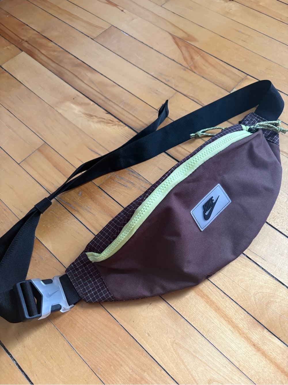 Nike Unisex Brown Adjustable Streetwear Casual Belt Bag